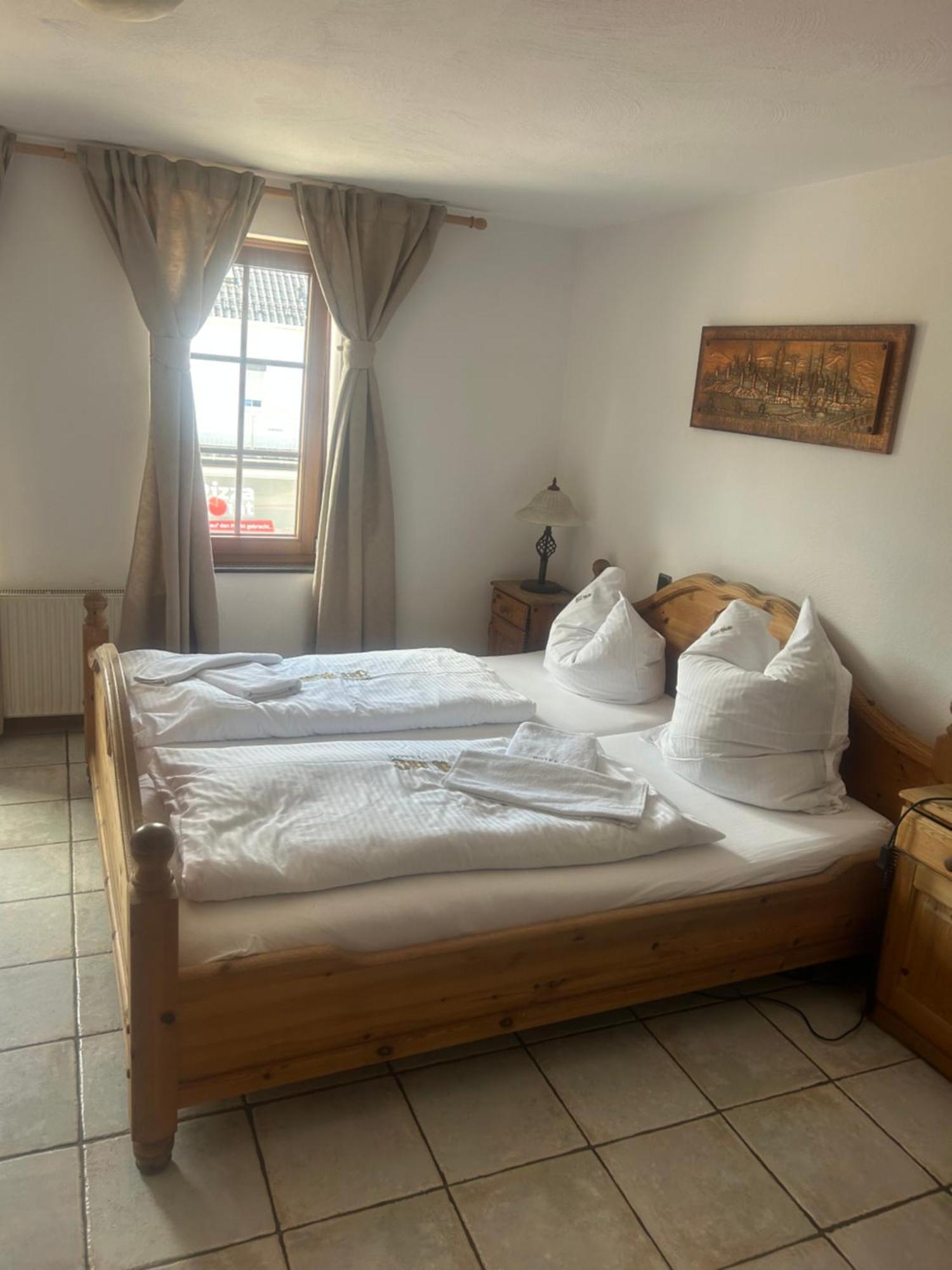 Gasthof Zur Post Siegen Esterno foto