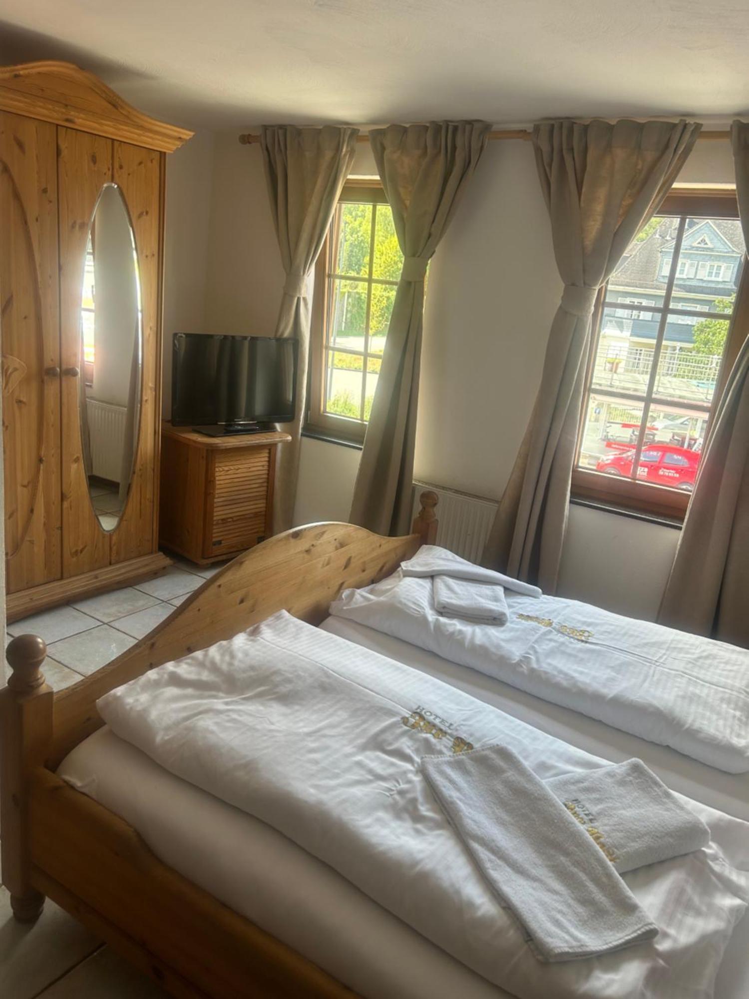 Gasthof Zur Post Siegen Esterno foto